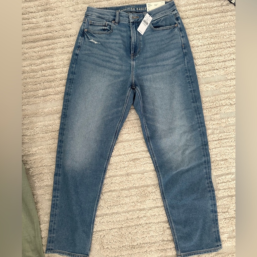 NWT American Eagle curvy mom jeans size 6!